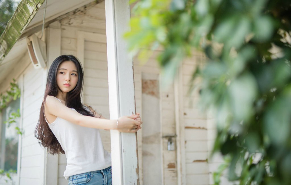 没有一宗友情是地久天长的。人们在你的生活里来去如流，有时，友情的过程是短暂的，有限的。